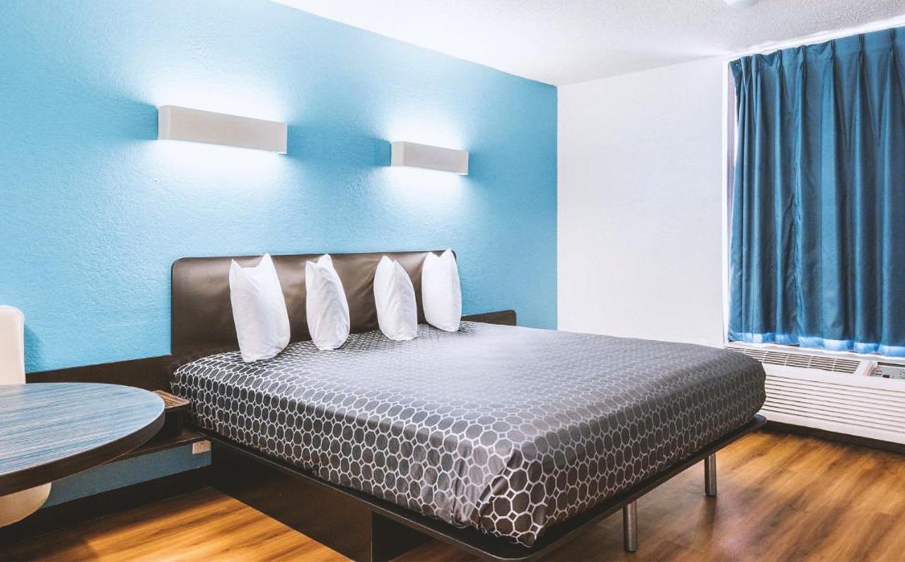 Sky Palace & By Jasper 2* Beeville