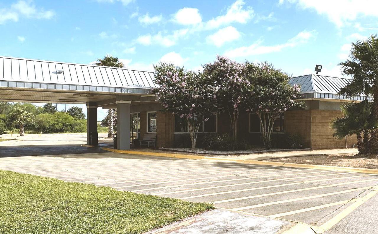 Sky Palace & By Jasper Hotel Beeville